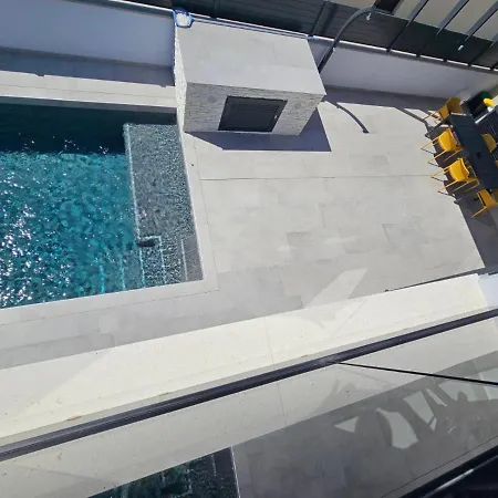 Mi - Modern With Swimming Pool Villa Pula