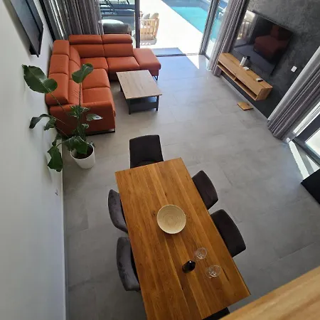 Mi - Modern With Swimming Pool Villa *