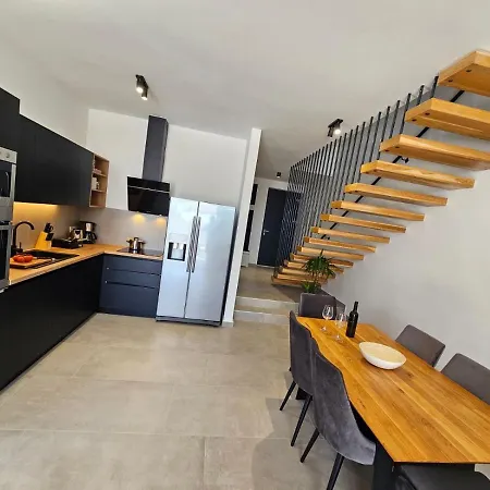 Villa Mi - Modern With Swimming Pool *